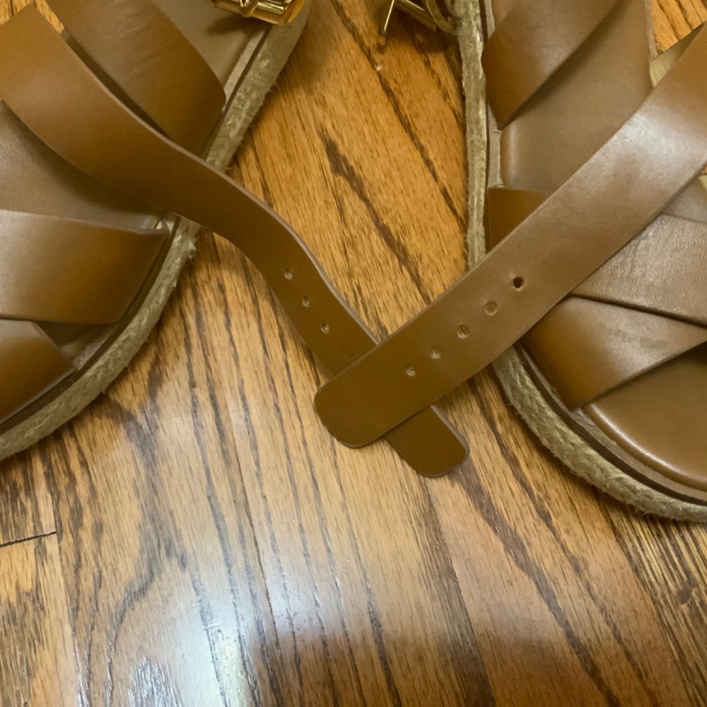 Shoes - Picture 4 of 9